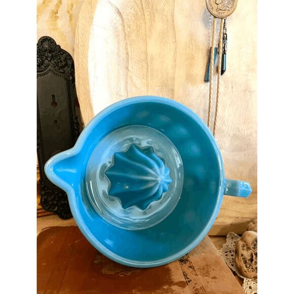 Mosser Glass Orange / Lemon Citrus Juice Reamer in Georgia Blue - Made in USA - Picture 4 of 5